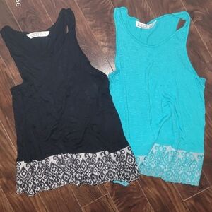 💲5/25💲 2 TANK TOPS